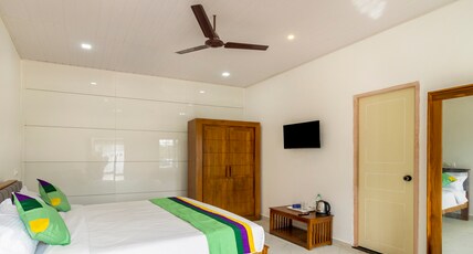 Treebo The Rove With Swimming Pool Room Type - Standard Room