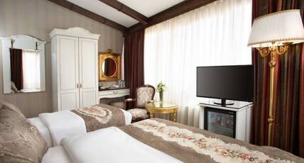 Best Western Empire Palace Room Type - 1 Double 1 Single, Non-Smoking, Air-Conditioned, High Speed Internet Access, Safety Box, Mini Bar, C Best Western Empire Palace Room Type - 1 Double 1 Single, Non-Smoking, Air-Conditioned, High Speed Internet Access, Safety Box, Mini Bar, C