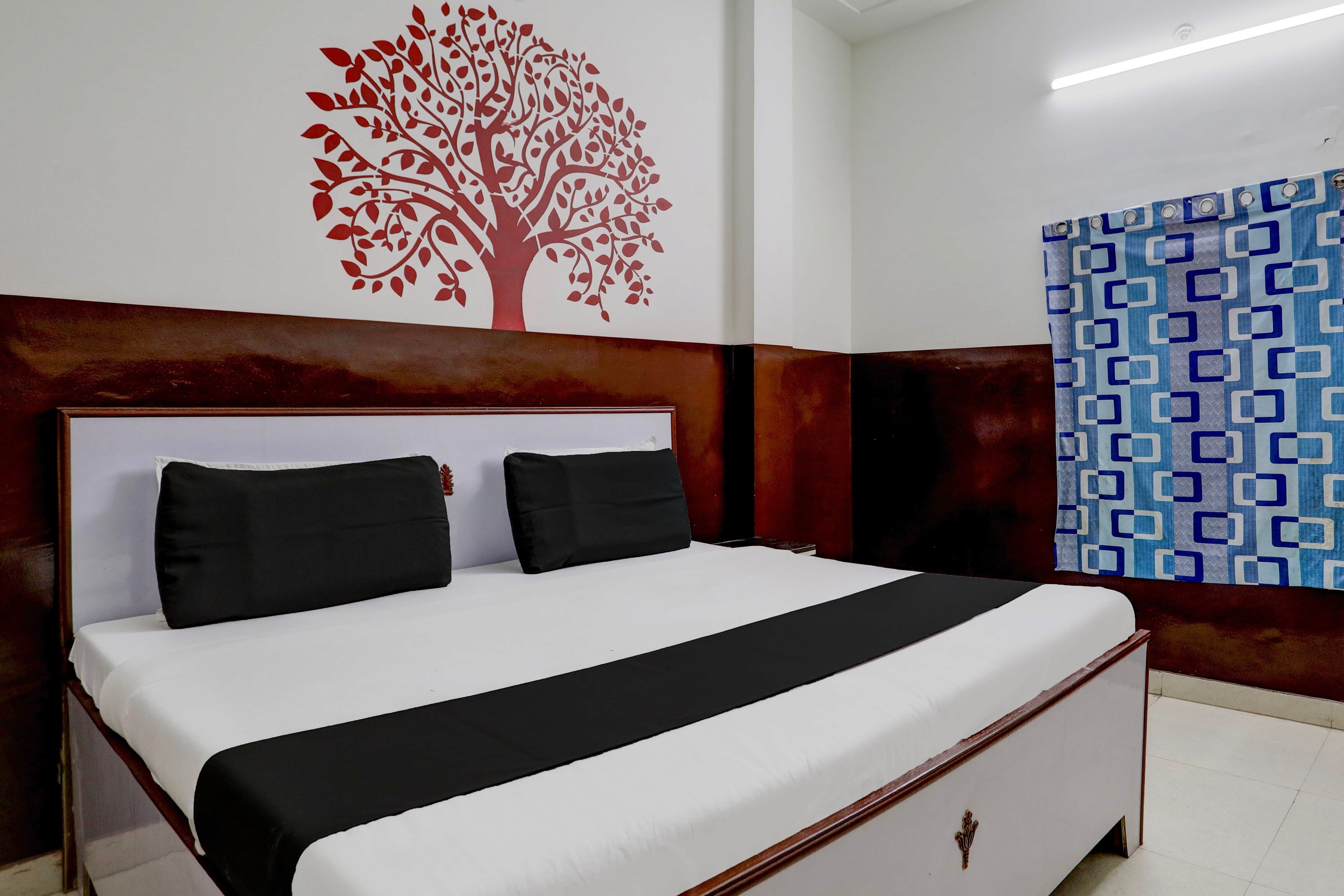 HOTEL O SHIVA - Tap to explore photos