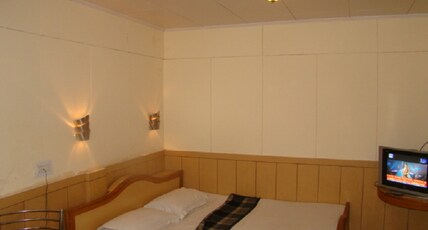 Hotel Hill Top Mall Road Room Type - Triple Bedded Room