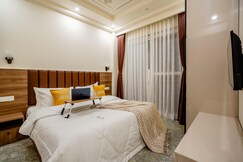 Lime Tree 1BHK Service Apartment Near Artemis/Fortis