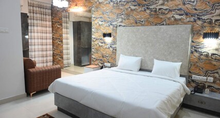 Hotel Ganga Kaveri Room Type - Deluxe Room
