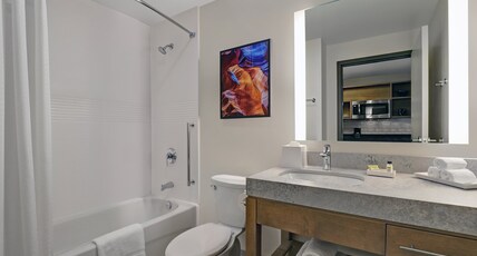 Candlewood Suites Kingston West, an IHG hotel Room Type - 2 Queen Studio Full Kitchen