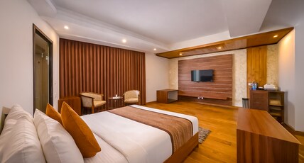 Yashshree Jai Hotel & Banquet Room Type - Premium Room