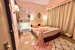Paris Style Luxe Apartment In The Heart Of Noida