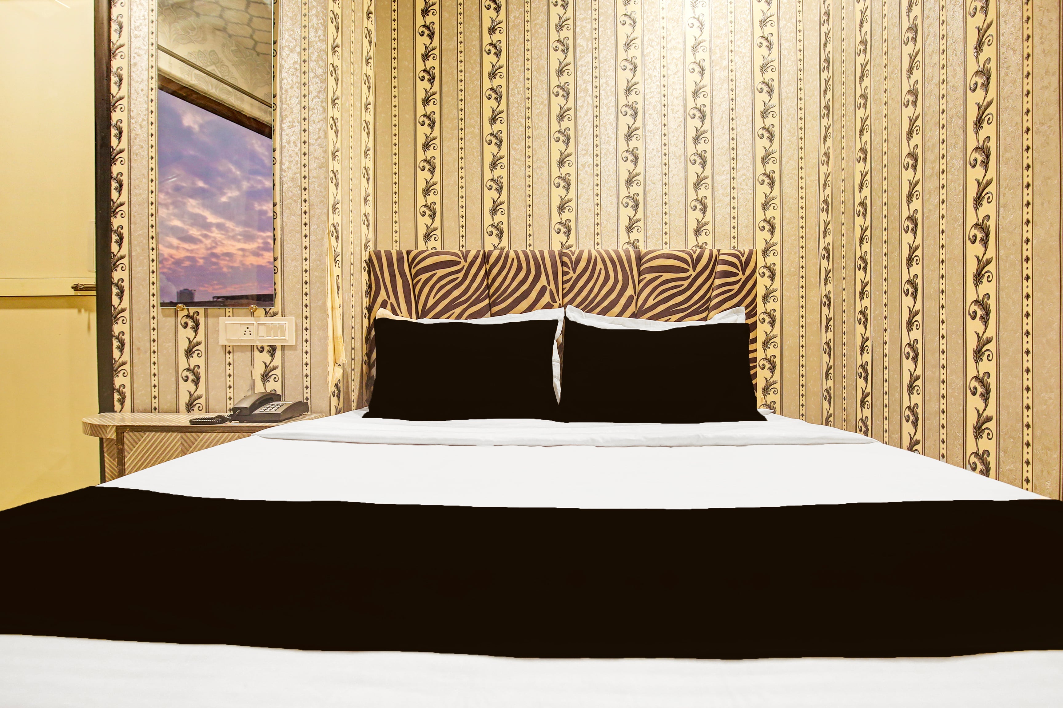 Hotel O MGM Gold - Tap to explore photos