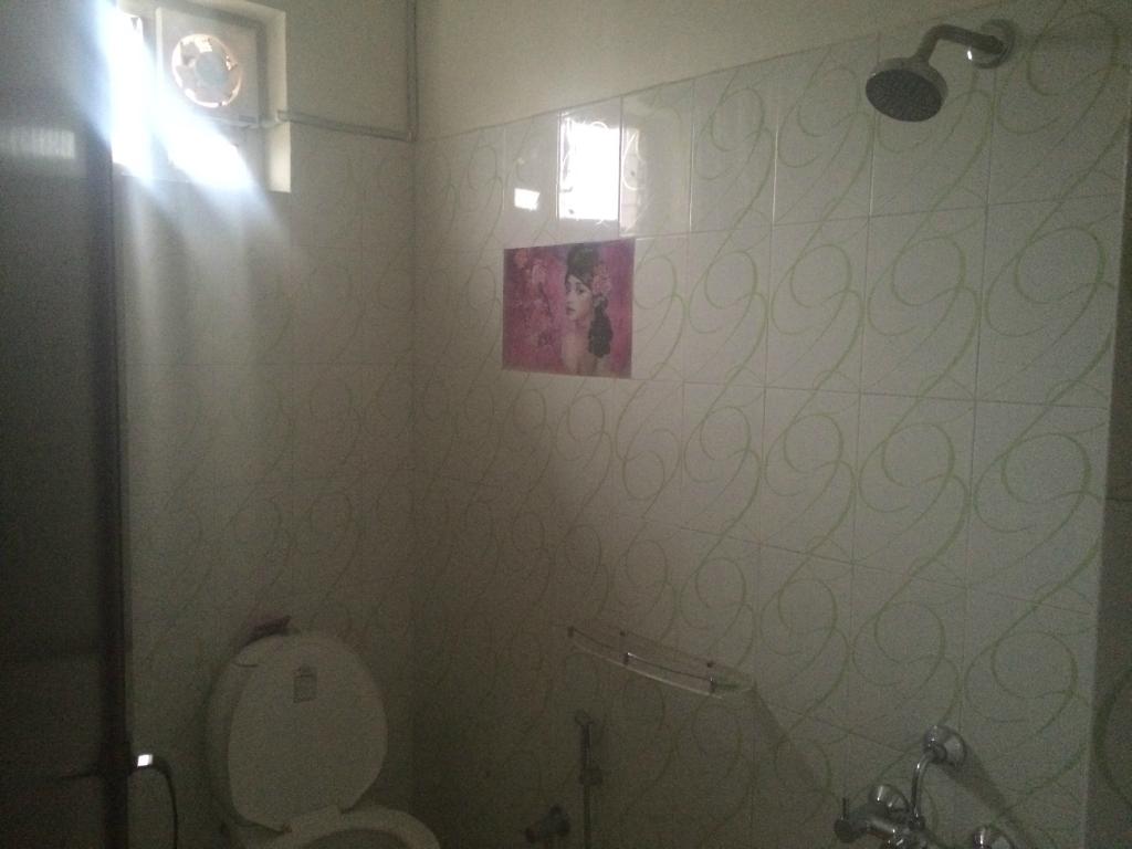 La Casa - Tap to explore photos