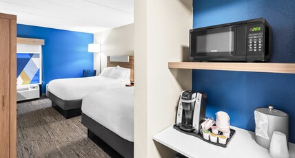 Holiday Inn Express Hotel & Suites Charleston-Southridge Room Type - 2 Queen Beds Suite