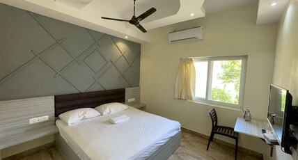 Hotel Grand LPM Room Type - Deluxe AC Room