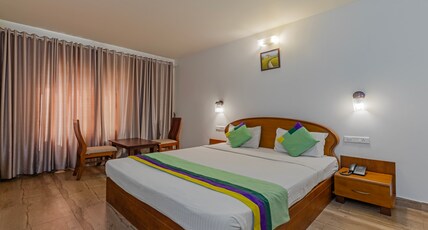 Treebo Sadhoo Heritage Room Type - Standard Room