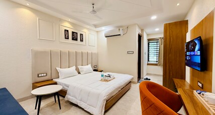 Hotel Vaatsalya Inn Room Type - Deluxe Room with City View Hotel Vaatsalya Inn Room Type - Deluxe Room with City View