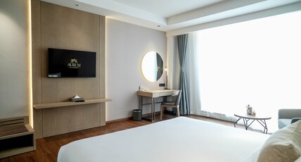 Aurum By RJ Resorts | 5 minutes from Airport | Room Type - SUPERIOR KING ROOM