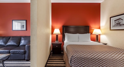 Best Western Plus Meridian Hotel Room Type - 1 Queen Bed, Non-Smoking, Sofa, Work Desk, Microwave And Refrigerator, Full Breakfast