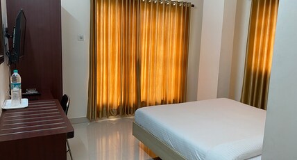 Krishna Kunja | Luxurious Rooms 13 mins from Airport Room Type - premium Room