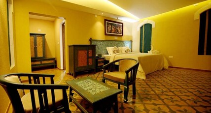 Vista Del Lago Lakeside Homestay Room Type - Lake View Cottage With Balcony