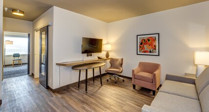 Holiday Inn Hotel & Suites Bellingham, an Ihg Hotel Room Type - 1 King Suite