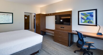 Holiday Inn Express & Suites LATTA Room Type - 1 Kng Stndrd Comm Mobil Access Roll Shwr