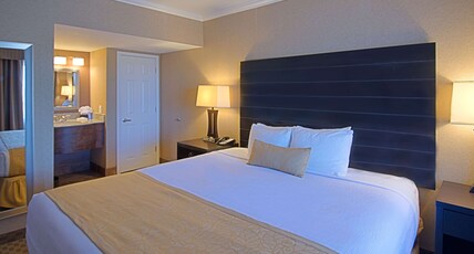 Best Western Yuma Mall Hotel & Suites Room Type - Suite-1 King Bed, Non-Smoking, 2 Rooms, Sofa, Kitchenette, Pillow Top Mattress, Flat Screen Televisi Best Western Yuma Mall Hotel & Suites Room Type - Suite-1 King Bed, Non-Smoking, 2 Rooms, Sofa, Kitchenette, Pillow Top Mattress, Flat Screen Televisi