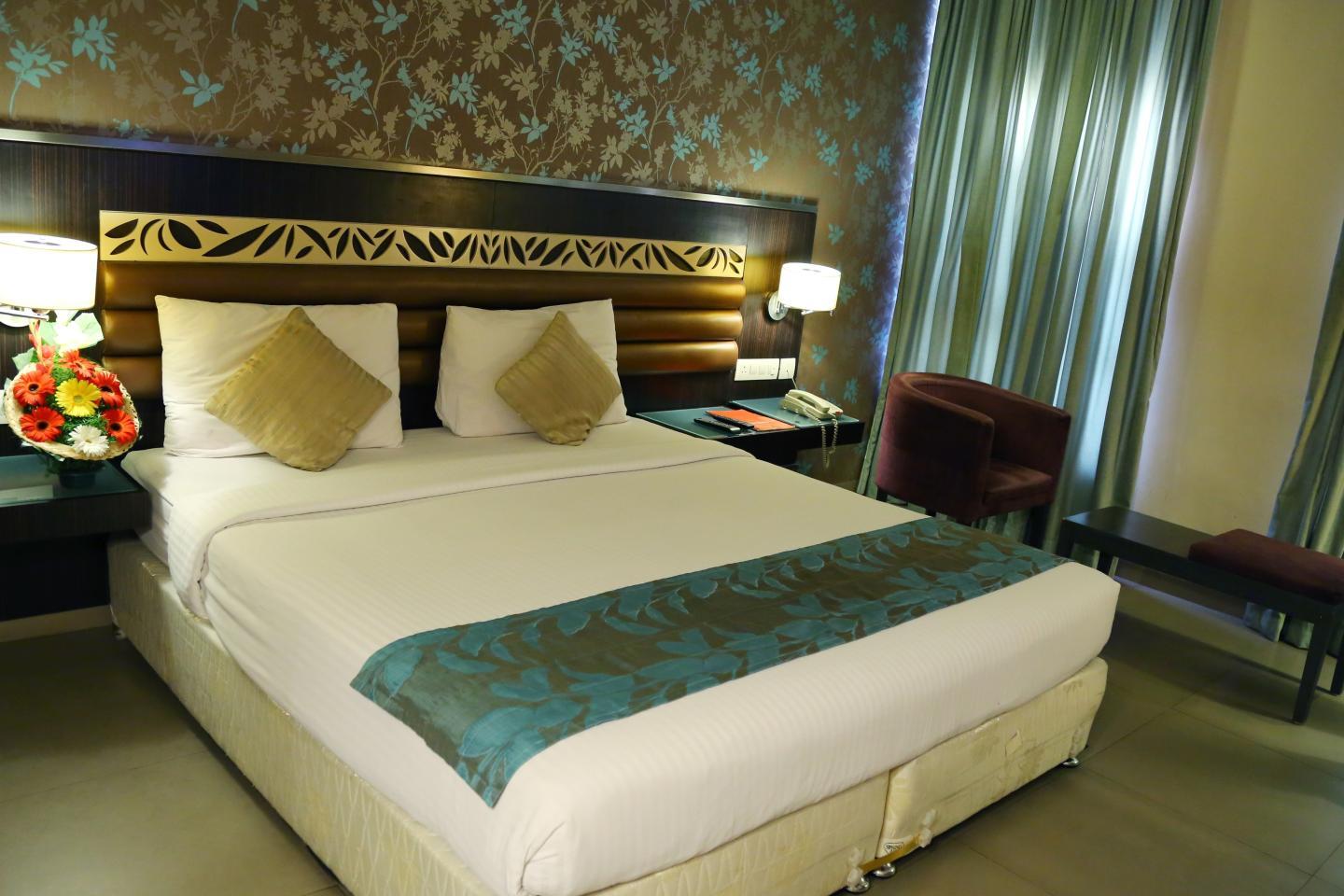 Hotel Supreme Heritage - Tap to explore photos