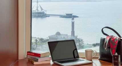 ibis Kuwait Salmiya Room Type - Sea view room with 1 double bed equipped with the new bedding