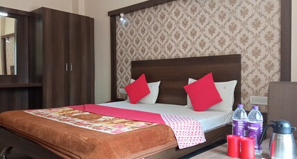 Hotel Shri Krishna Room Type - AC Super Deluxe