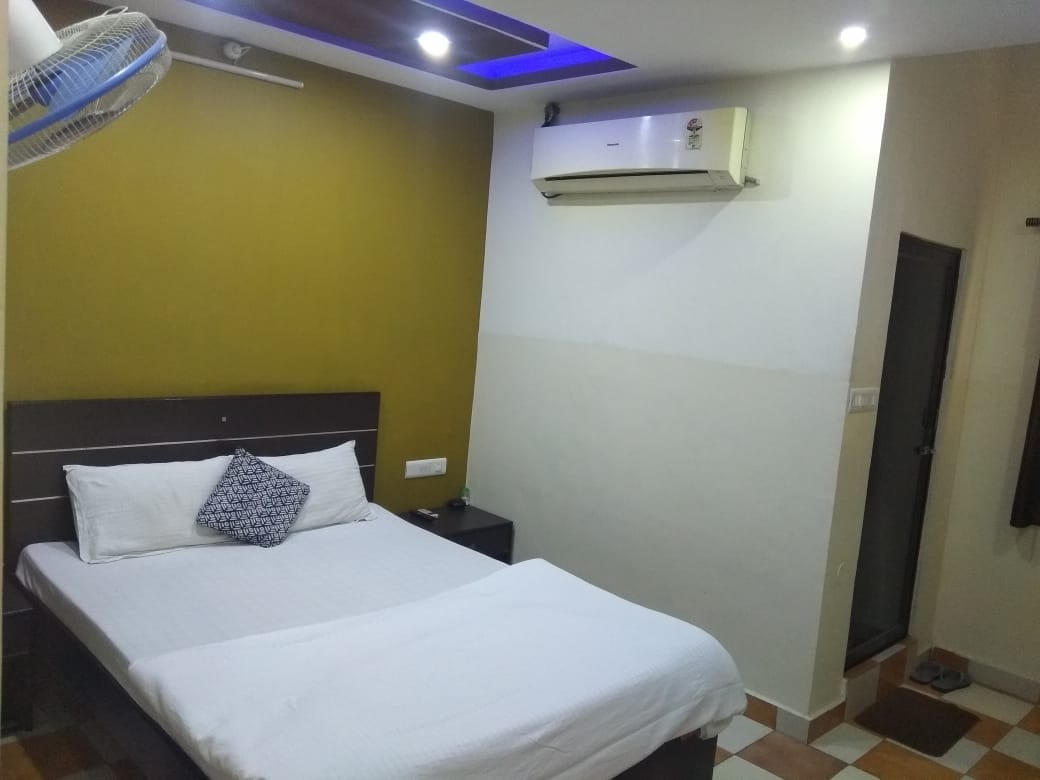 Raghuvansh Guest House - Tap to explore photos