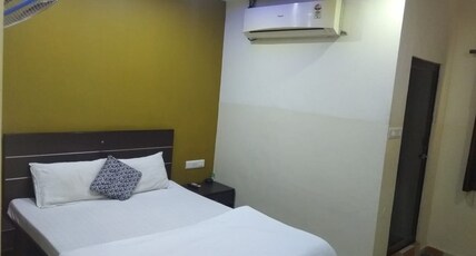 Raghuvansh Guest House Room Type - Deluxe Room