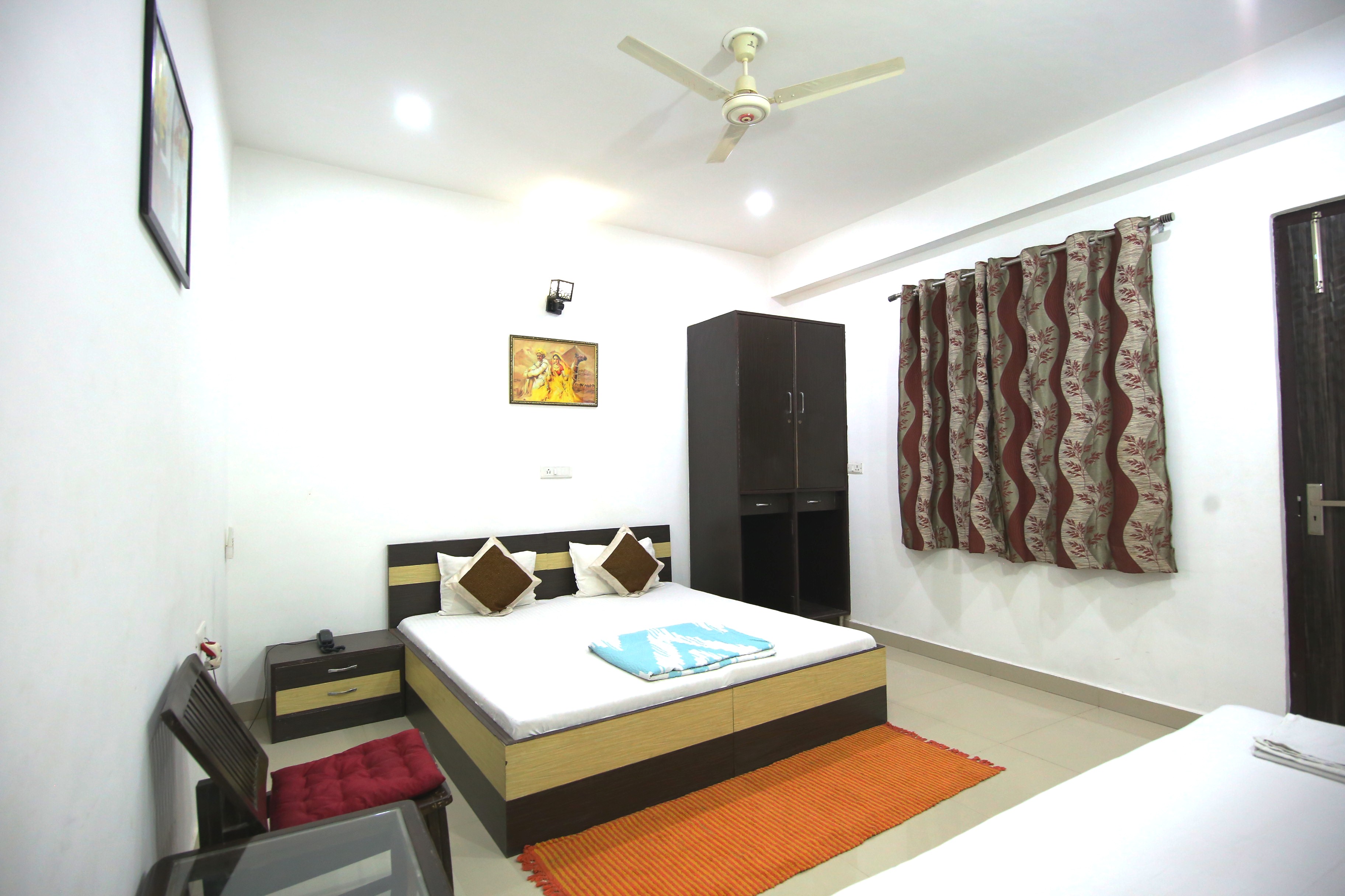 Hotel Taj Niwas - Tap to explore photos