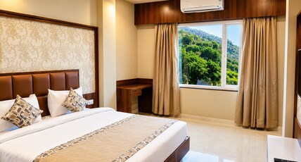 The lalan Palace Room Type - Lalan Deluxe Room - Garden Facing