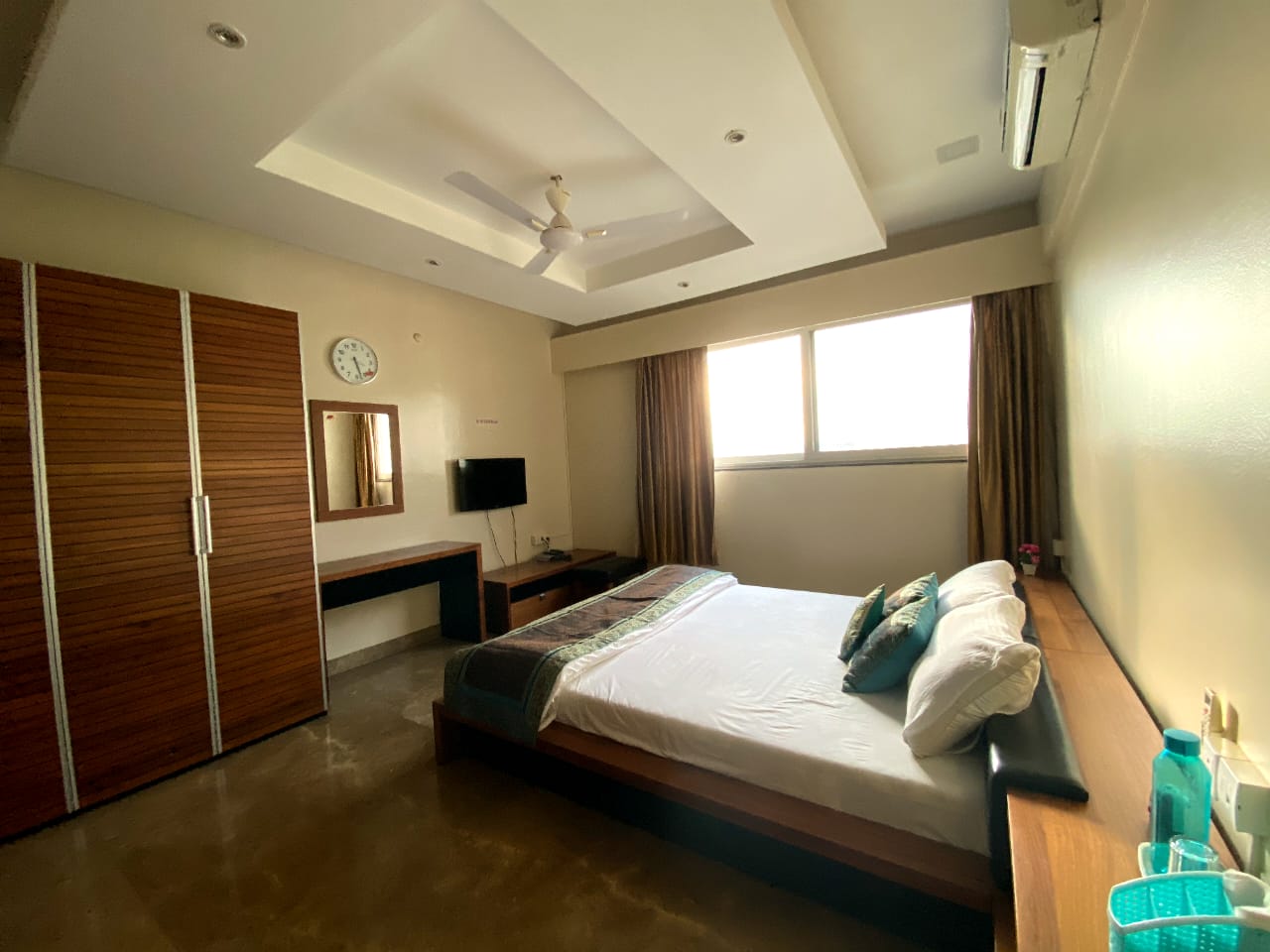 Corporate Luxury Stays - Tap to explore photos