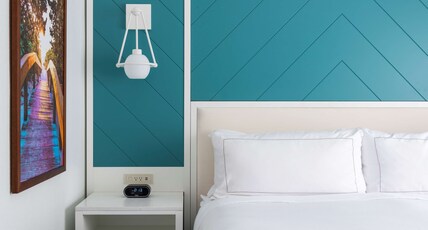 DoubleTree Suites by Hilton Naples Room Type - 1 KING SUITE CITY VIEW