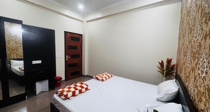 The Castle Business Hospice Room Type - Deluxe Room