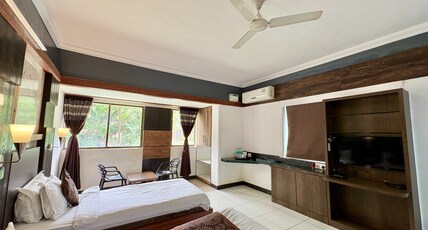 Honeybee Resorts Room Type - Super Deluxe Room