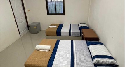 OYO 75577 Palace Hostel Room Type - Superior Twin