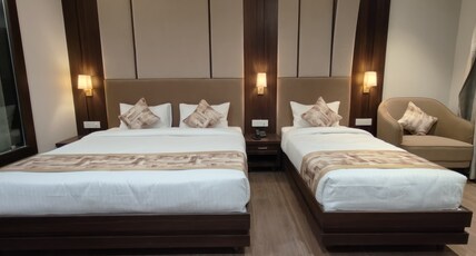 Hotel Raghukul Grand Room Type - PREMIUM ROOM