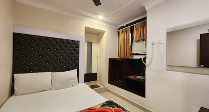 Hotel Al Sana 550 meters from Esplanade Metro Room Type - Semi Deluxe AC Room with Free Wifi Hotel Al Sana 550 meters from Esplanade Metro Room Type - Semi Deluxe AC Room with Free Wifi