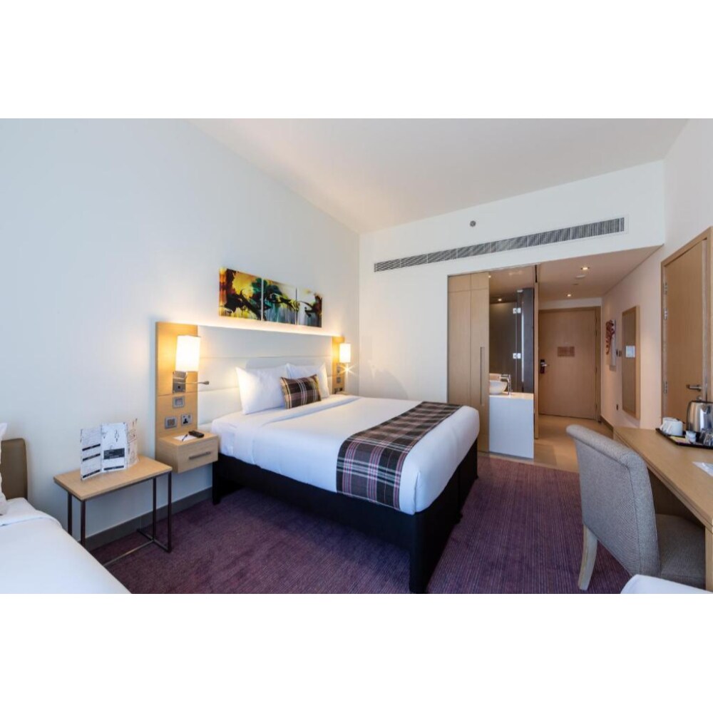 Premier Inn Dubai Dragon Mart - Tap to explore photos