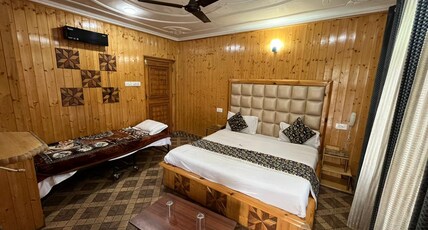 Behtereen Resort Room Type - Deluxe Triple Room with Balcony