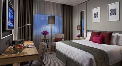 Orchard Hotel Singapore Room Type - Premier Club King Room with Bathtub