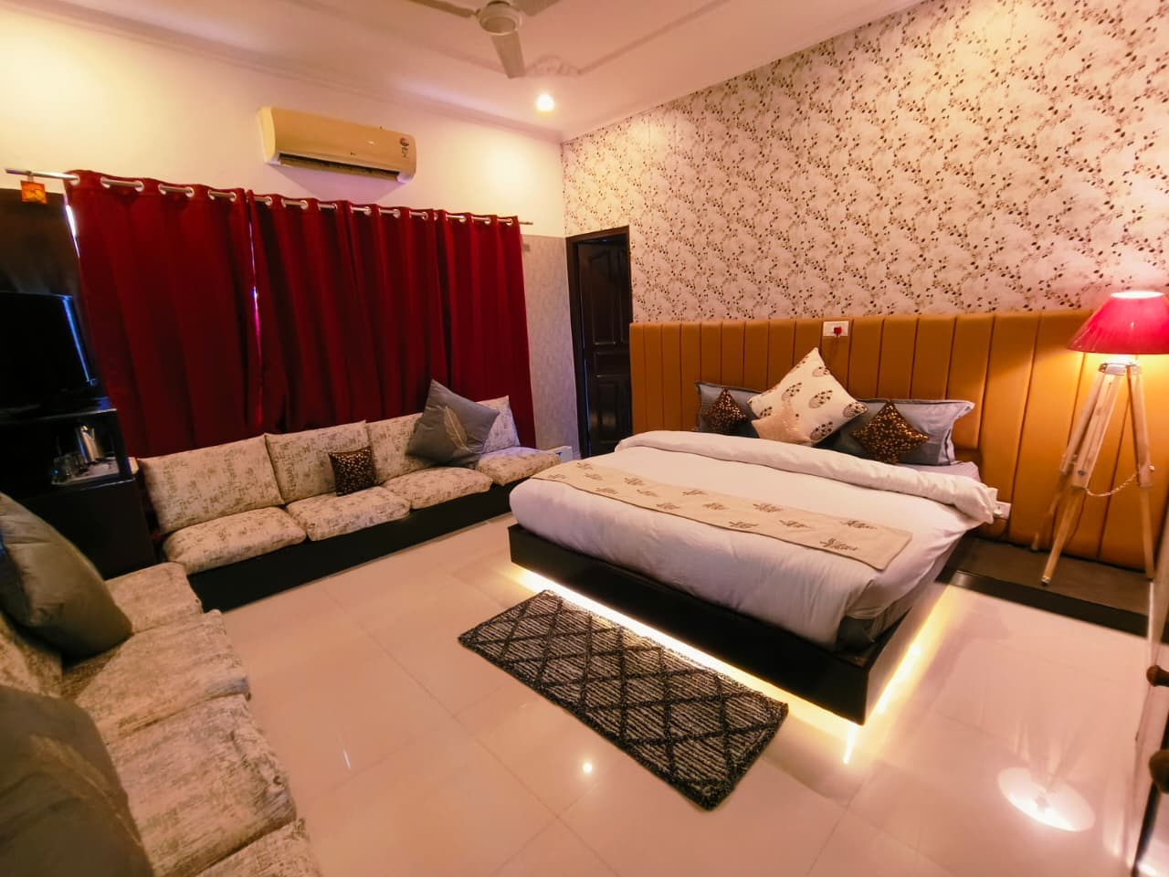 Midwood Breeze 4BHK Villa | A Hidden Gem - Tap to explore photos