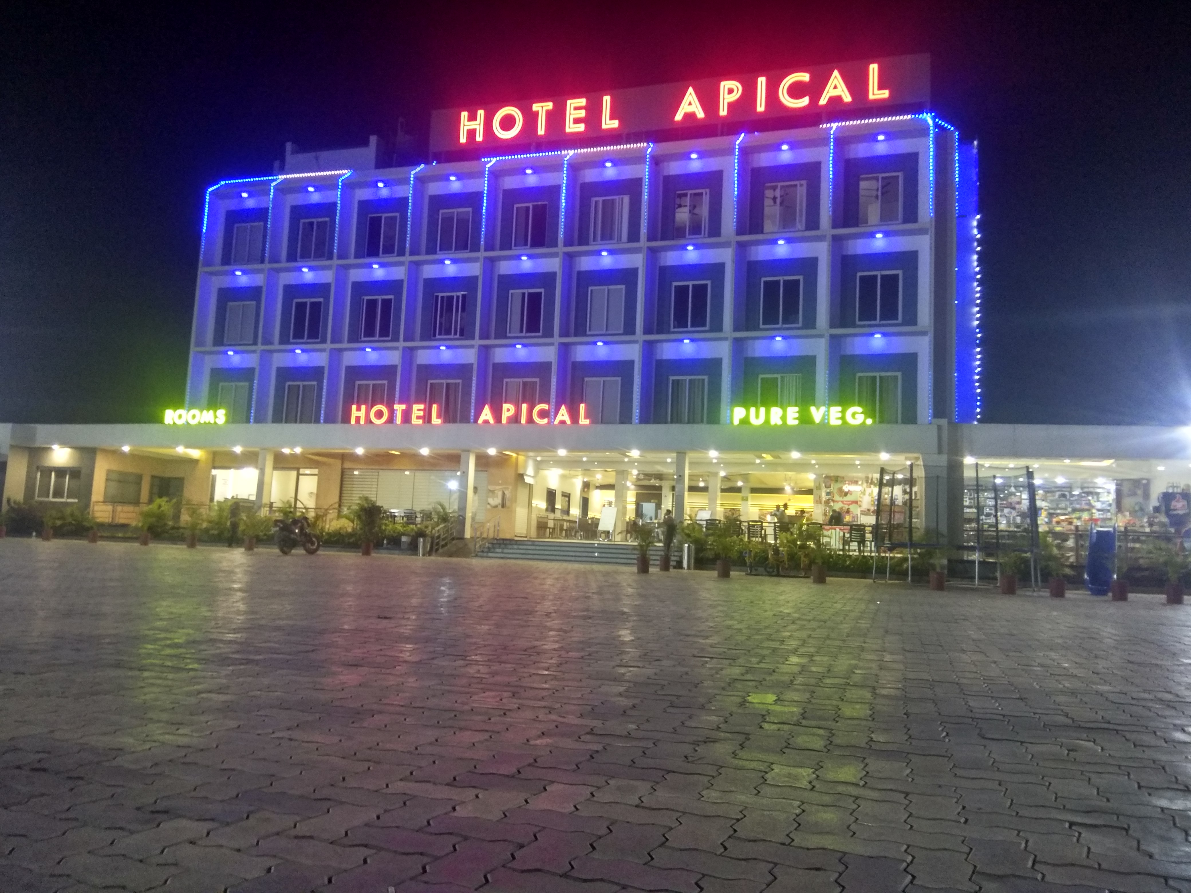 Hotel Apical - Tap to explore photos