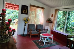 Cross Roads Homestay