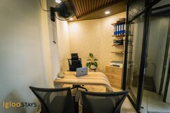 Igloo Stays and Dorms | Opp to Lulu Mall