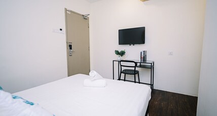 Swing & Pillows @ Z Hotel Cyberjaya Room Type - Standard Queen Room