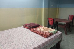 Yogeshwar guest house