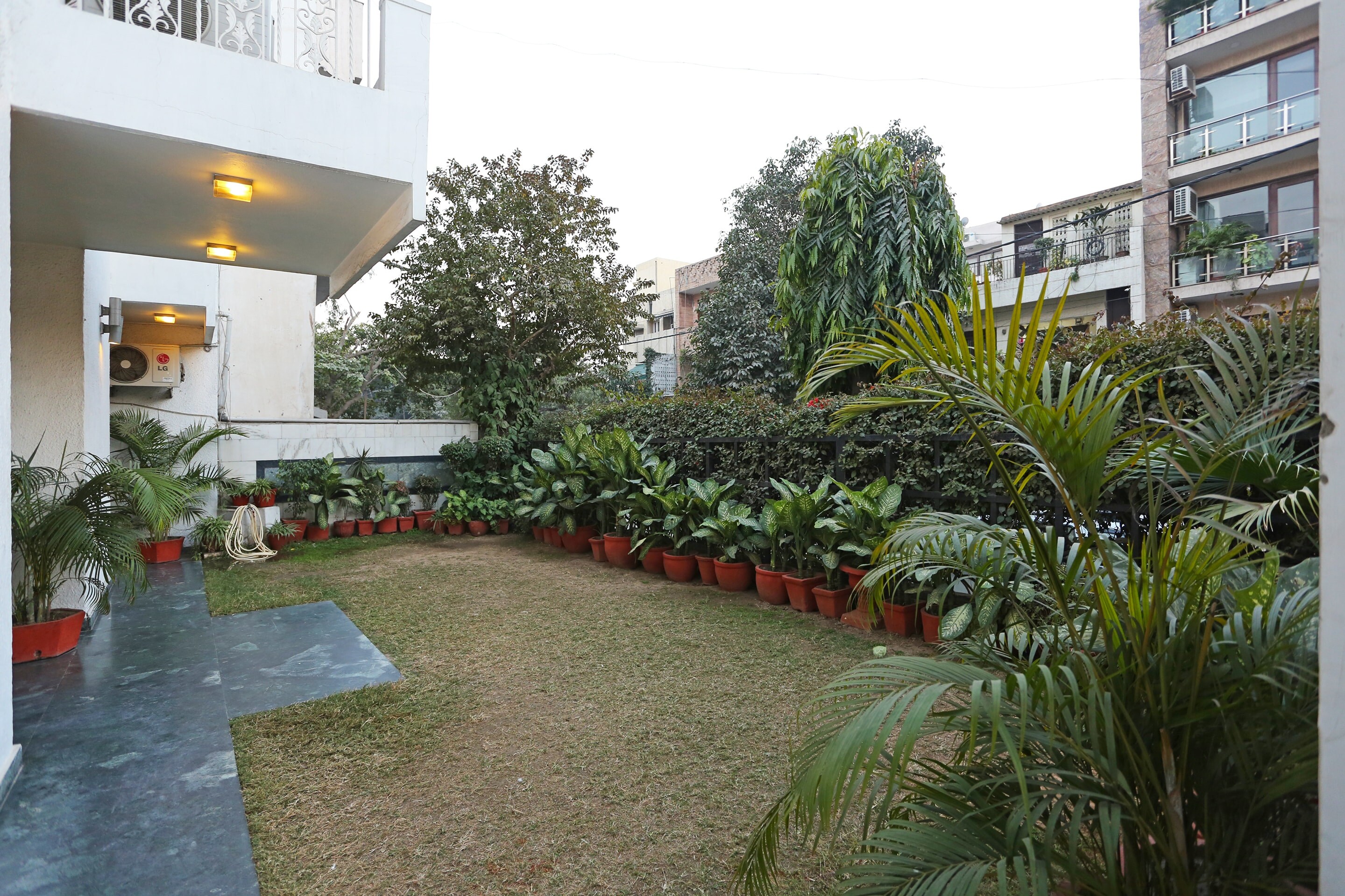 Hotel O Gem 92 - Tap to explore photos