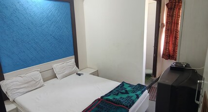 Hotel Shanti Palace Room Type - ECONOMY BEDROOM