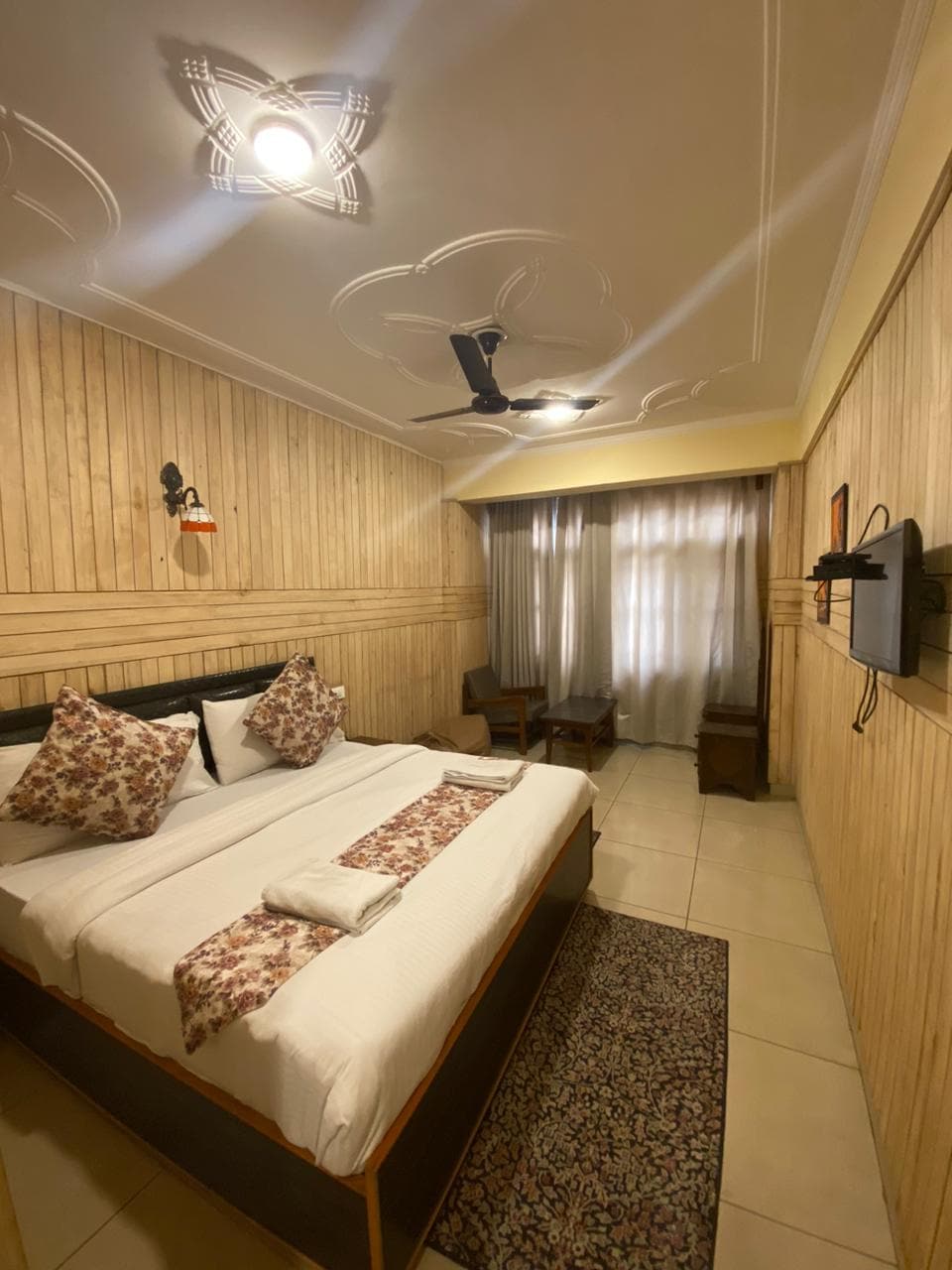 Hotel Grand Aziz - Tap to explore photos