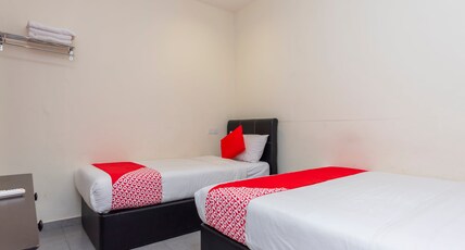 Muar City Hotel Room Type - Suite Triple