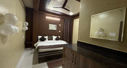 ARK HOTEL & RESTAURANT Room Type - Deluxe Room